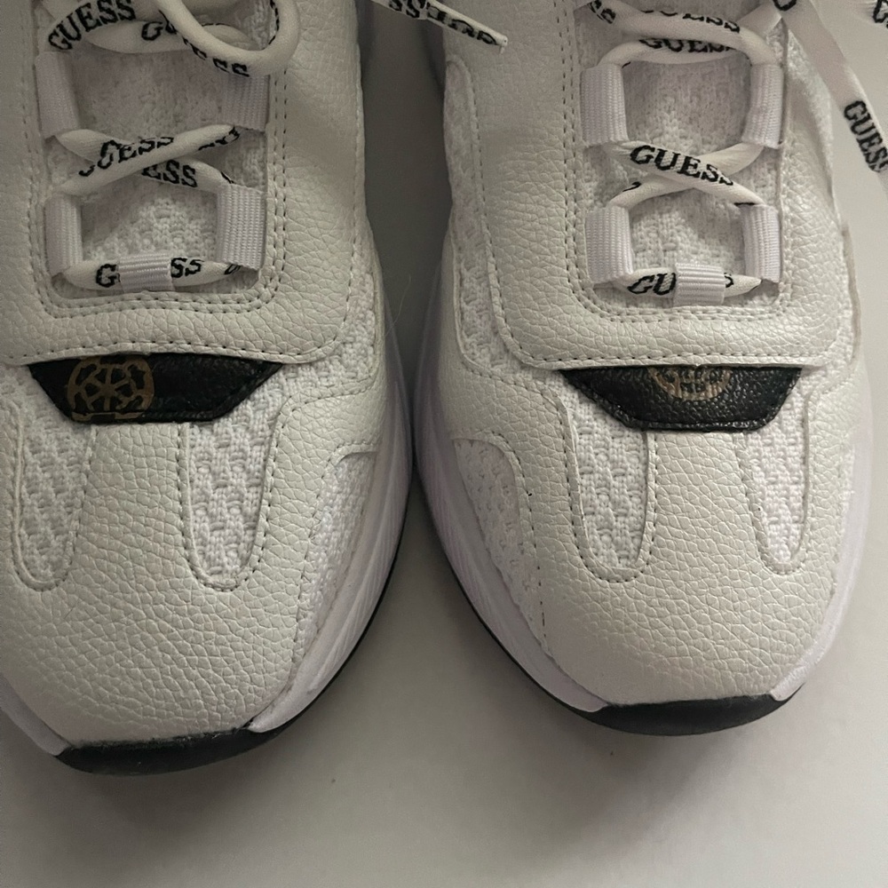 New in box-GUESS Women's White and Brown design Sneakers - Picture 12 of 16